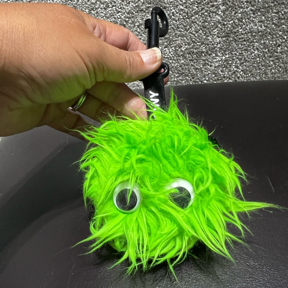 Scholastic Teachers Pet Zanys Jokes Clip Keychain 1999 Green Zipper Opening